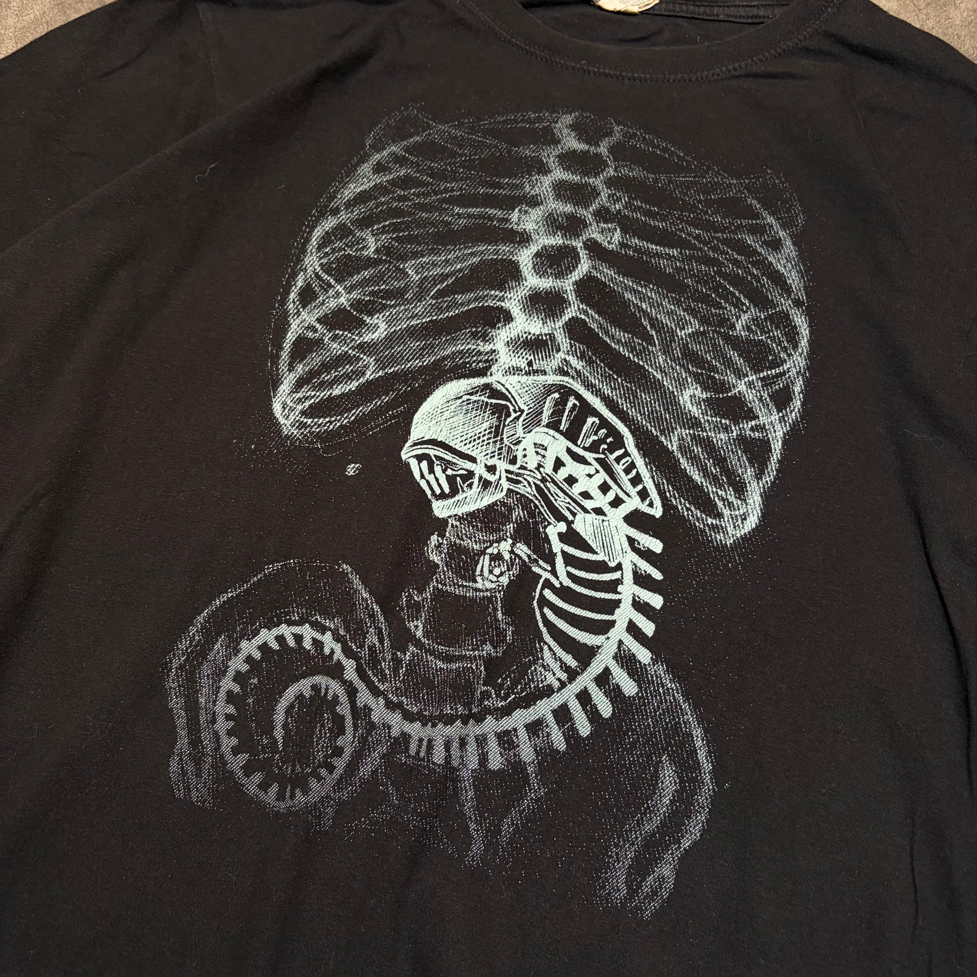 Early 00’s Alien The Movie Merch Graphic Tee