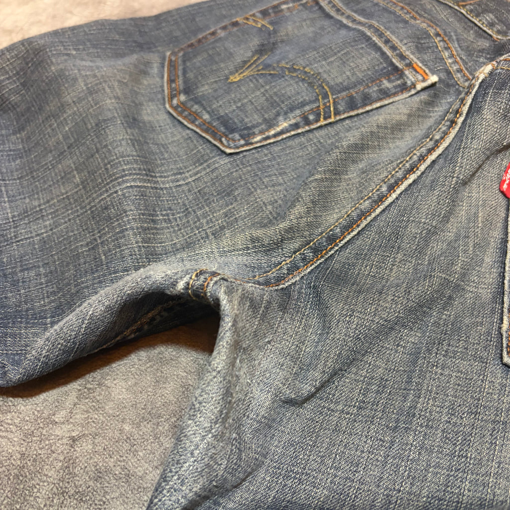 Vintage Y2K Levis 527 Low Rise Bootcut Distressed Jeans