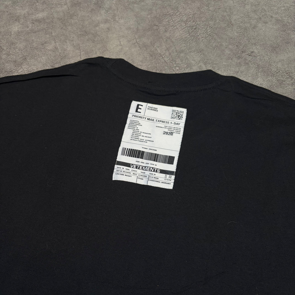 Vetements SpellOut Tee