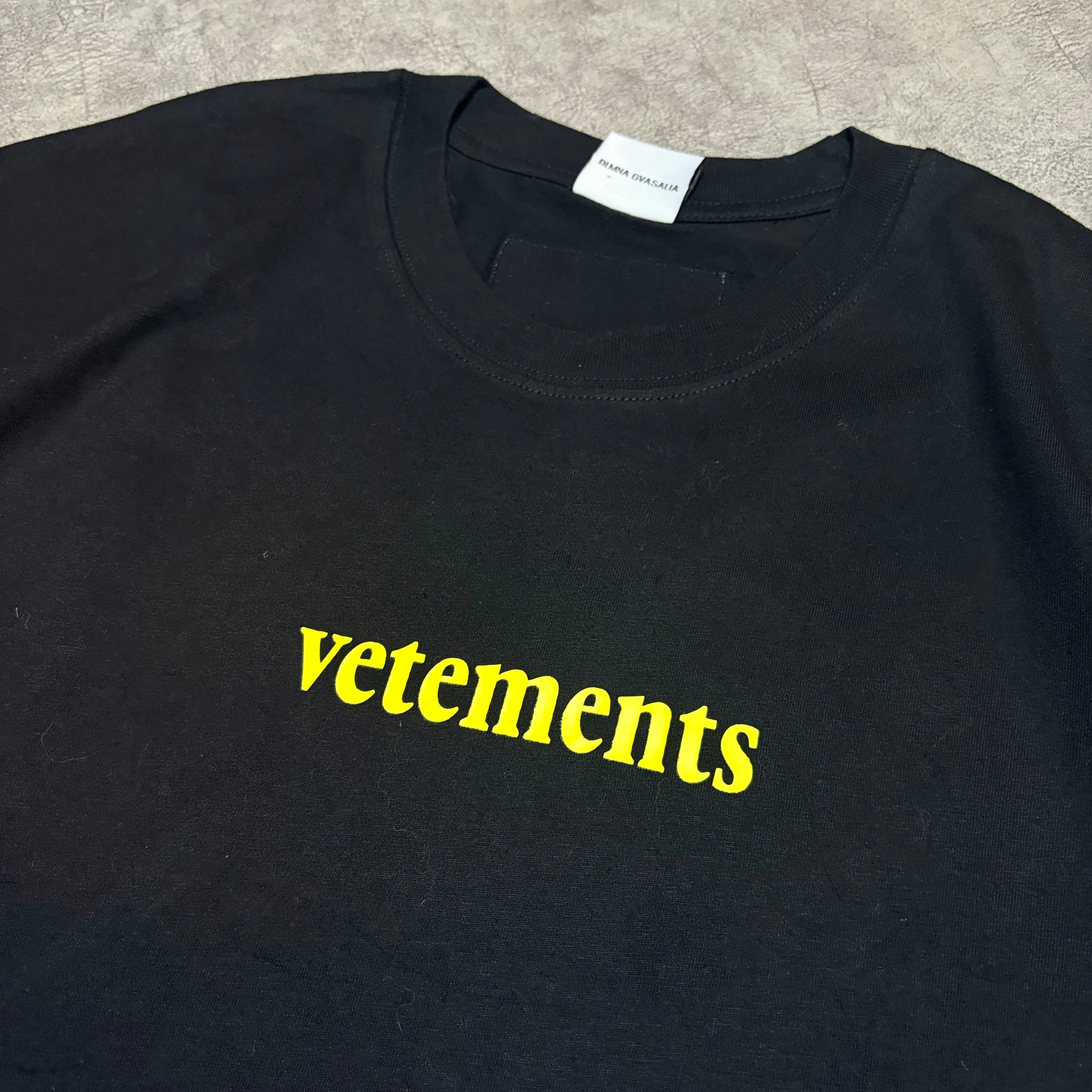 Vetements SpellOut Tee