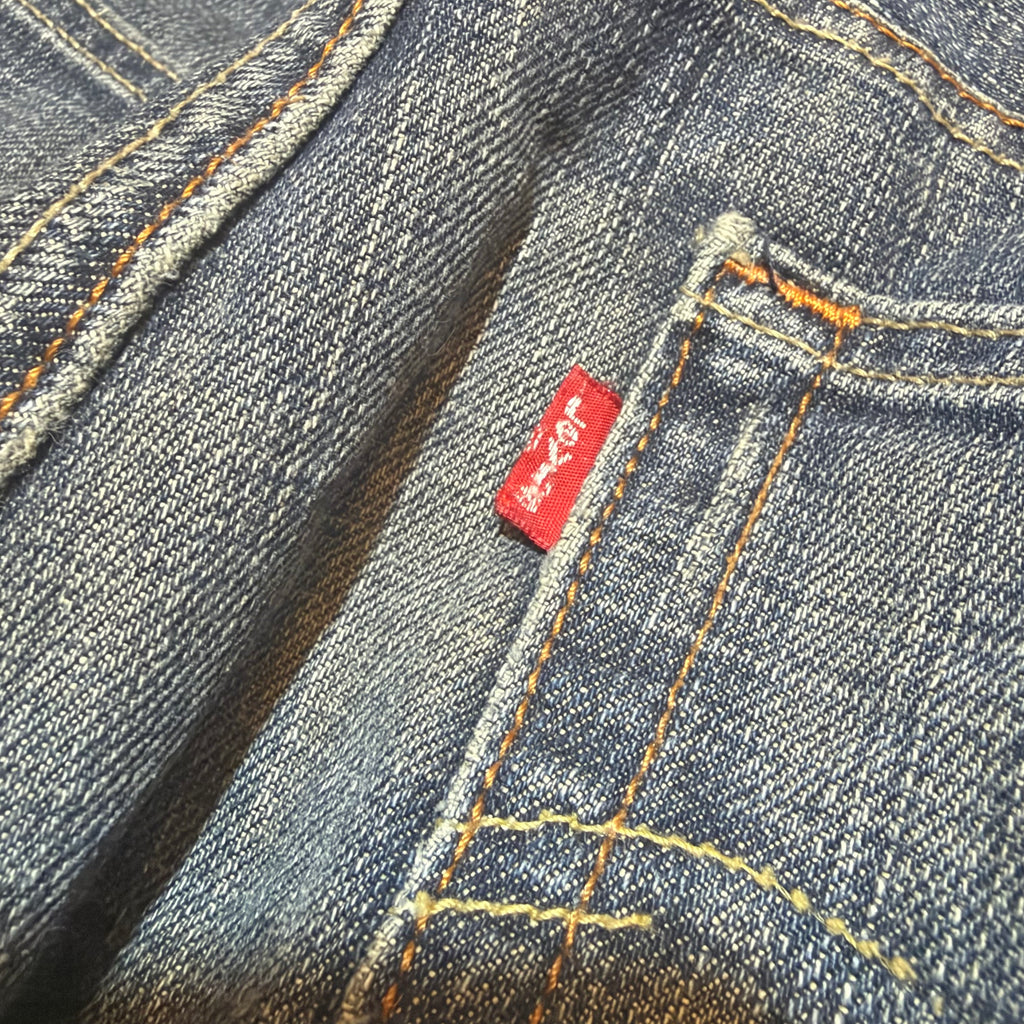 Vintage Y2K Levis 527 Low Rise Bootcut Distressed Jeans