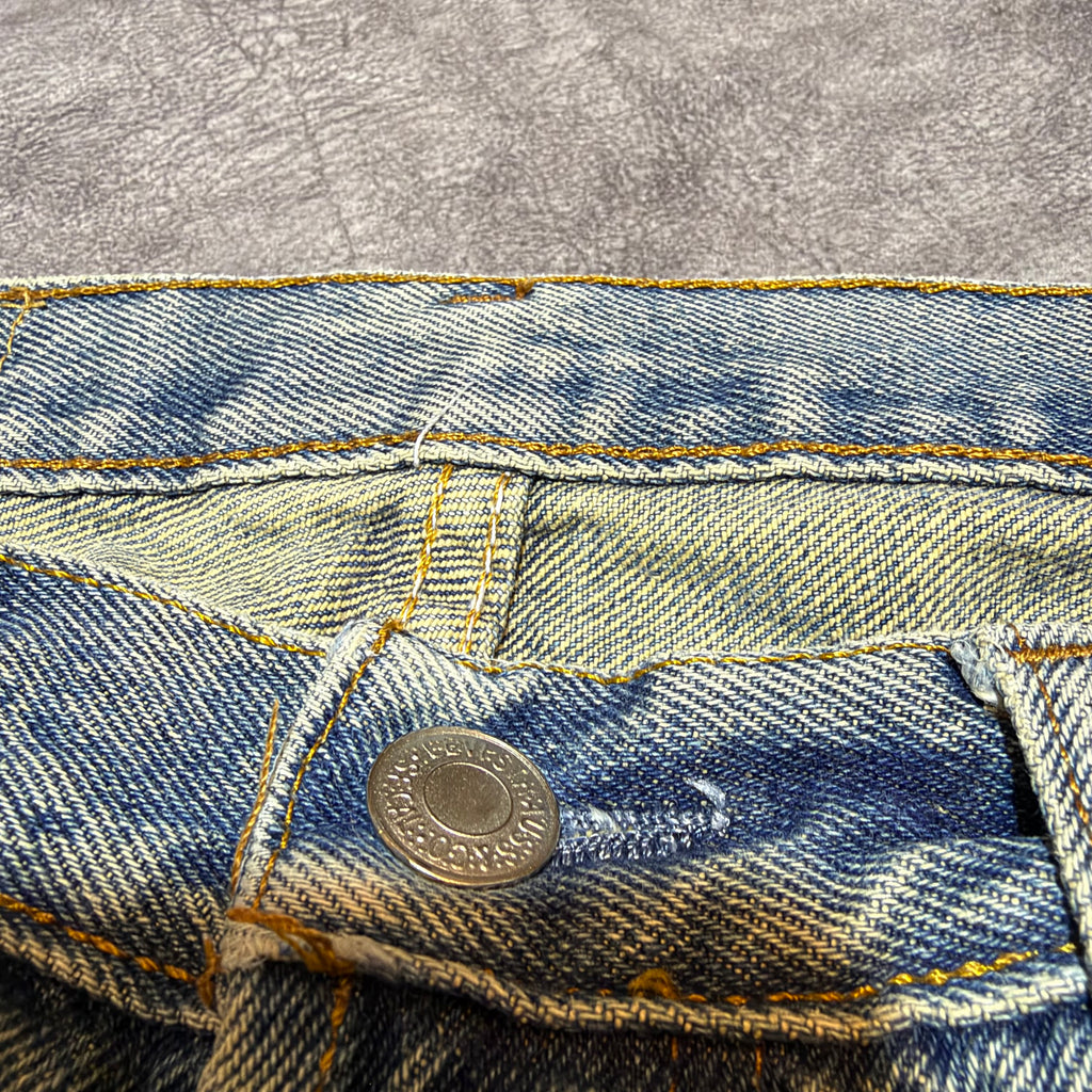 Vintage 90s Levis 501 Distressed Jeans