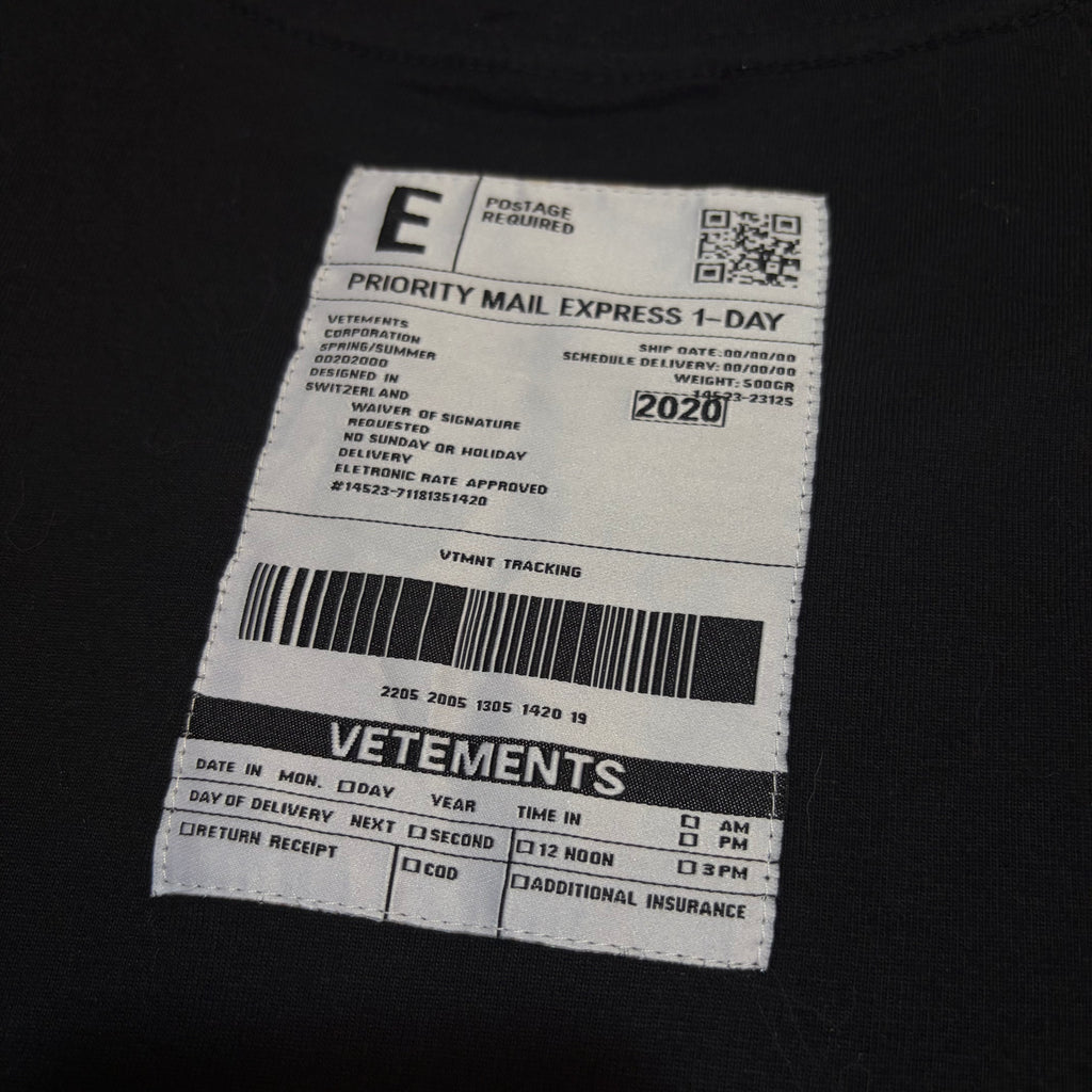 Vetements SpellOut Tee