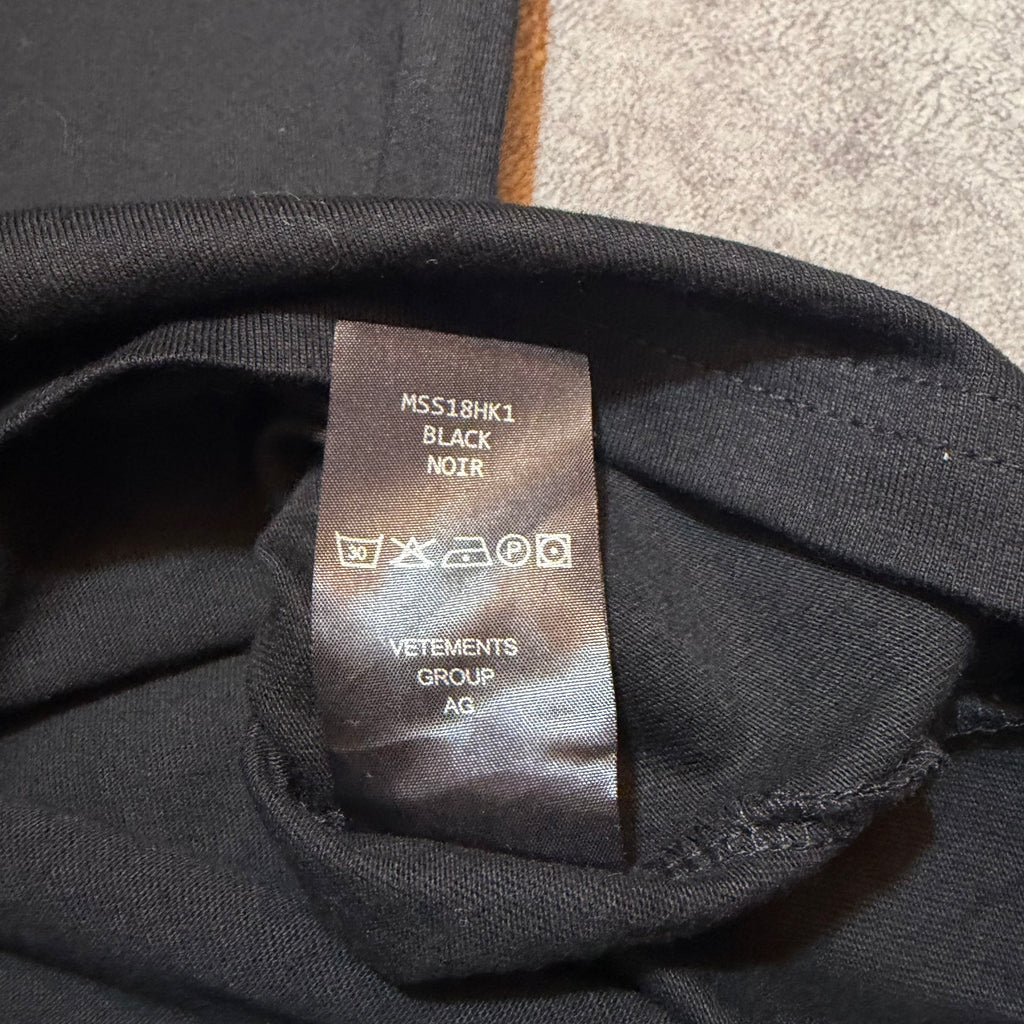 Vetements SpellOut Tee