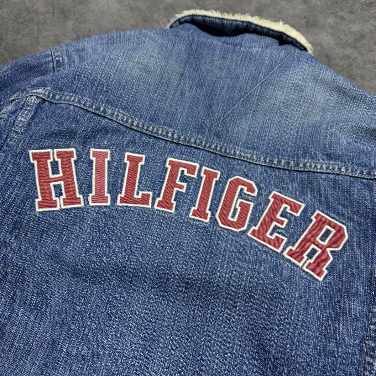 Vintage Tommy Hilfiger Women's
Denim Sherpa Lined Jacket